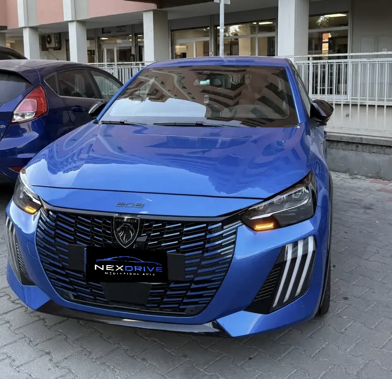 Peugeot 208 GT, blu